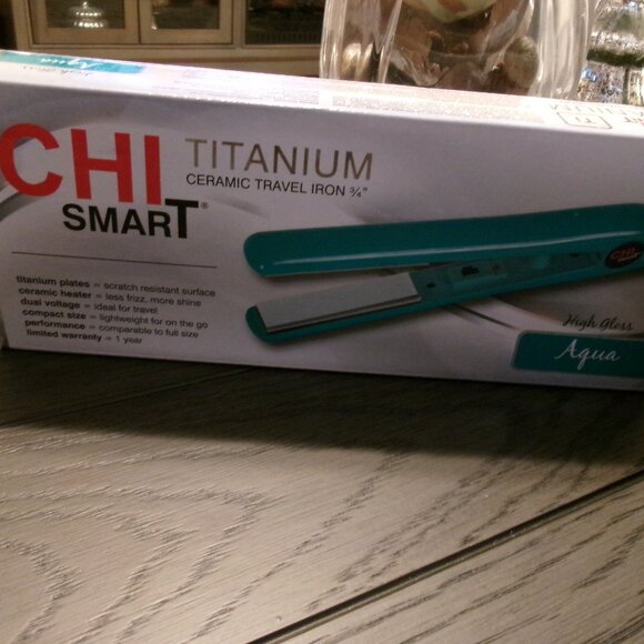CHI Smart 3/4″ Titanium Ceramic Travel Flat Iron Aqua High Gloss #CS1180 NIB NEW - Picture 1 of 4